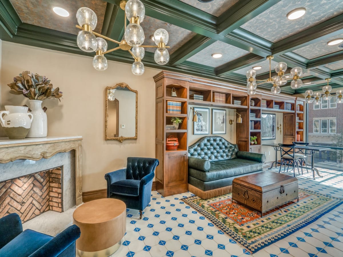 Wallis and Baker Apartments Luxury Apartments Grapevine, TX Townhomes